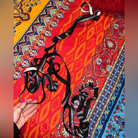 IHEARTRAVES SILVER & BLACK LEG WRAPS - Picture 2 of 4